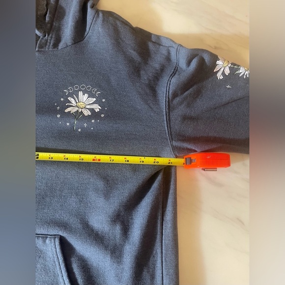 Rebellious One Women's Size L Gray Hoodie Floral Design Kangaroo Pocket Sweater - Picture 10 of 10